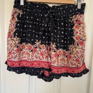 Francesca’s Floral Boho Shorts Size Large Smocked Waist NWT